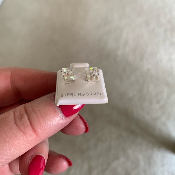 Cubic zirconia earrings. NWOT - Picture 3 of 5